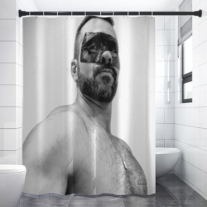Shower curtain, Tom